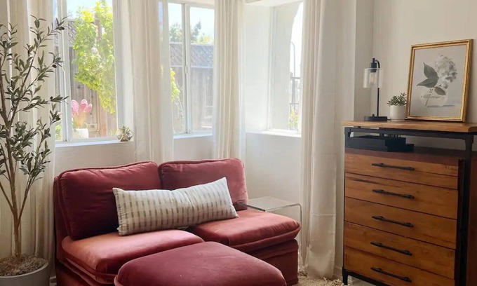 Berkeley Hills Apartment | Gorgeous studio with WiFi in Berkeley