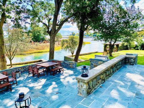 Mamaroneck Villa | GORGEOUS WATER FRONT HOUSE/HUGE GARDEN & SEA ACCESS