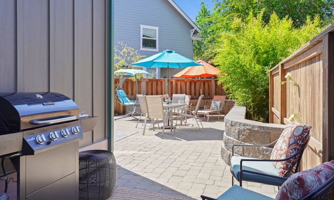 Boyd Acres House | Gorgeous Westsider Near River, Beautifully Renovated