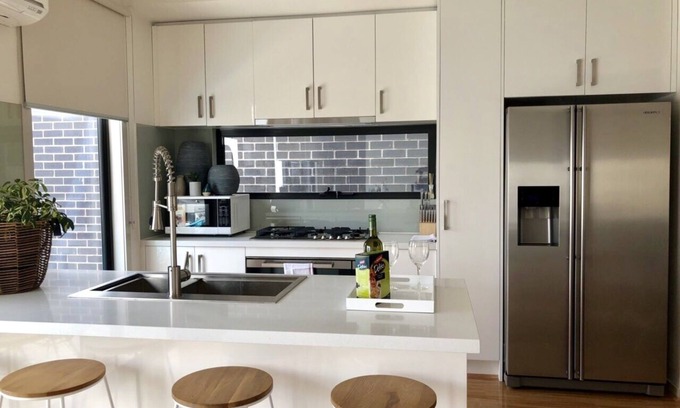 Braybrook House | Gorgeously relaxing brand new built double story home to spoil you