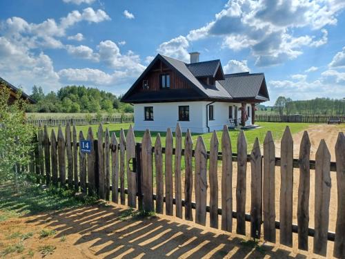 Dubicze Cerkiewne House | Gospodarstwo Agroturystyczne ŻARNOWIEC