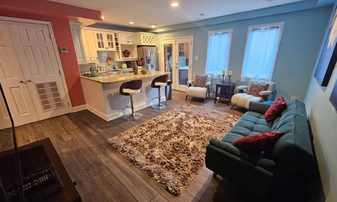 Ansley Park House | Gourmet Kitchen, Private Jacuzzi, Piedmont Park.