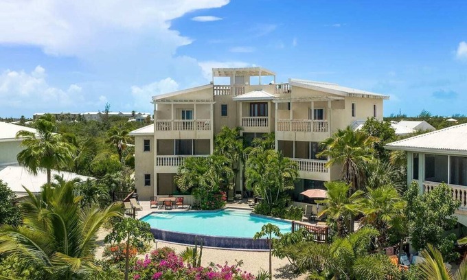 Leeward Settlement House | Grace Bay, Pool, Views, Walk to the Beach (#2,3,4)