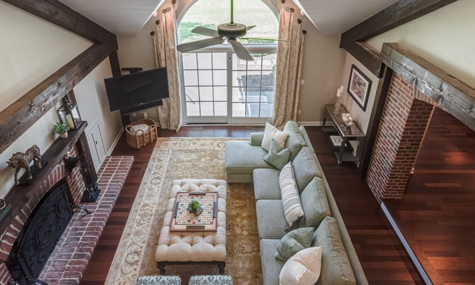 Mequon House | Grace Manor - A Poshabodes Luxury Property