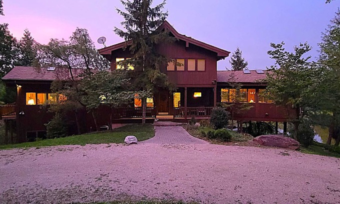 Rising Sun House | Grace Woods - Private Lake | Fire Pits | Sauna