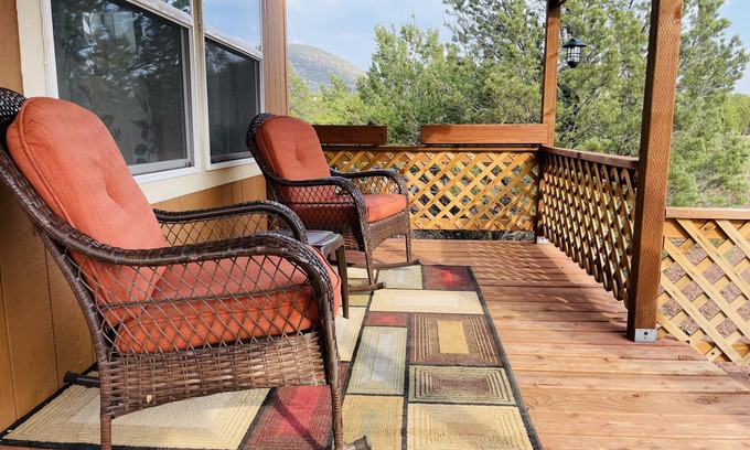 Williams House | Grand Canyon Retreat w/Hot Tub,Fire Pit, laundry, and view. Private & Secluded
