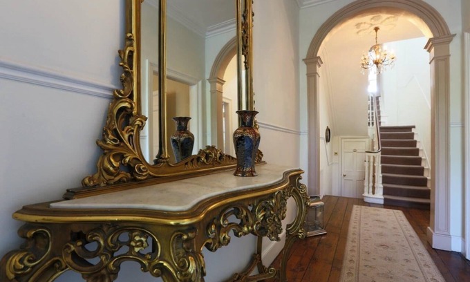 Grand Canal Dock House | Grand Georgian Residence, with period charm!3 Bed