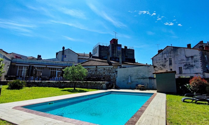 Nontron Hotel | Grand Hôtel Pélisson