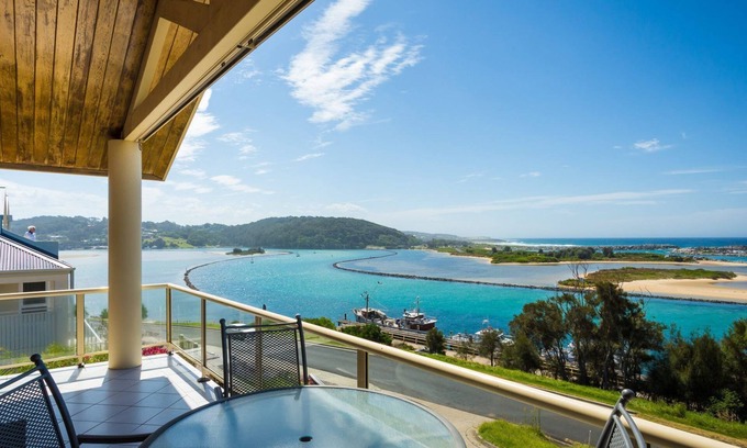 Narooma Apartment | Grand Pacific 1 Unit 3 - First Floor