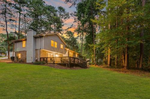 Lithonia House | Grand Retreat Sleeps 12 Spacious Deck and WiFi