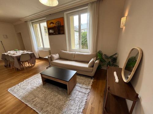 Chateaudun-Bannier Apartment | Grand T3 90m2 Haussmanien avec suite en centre ville et parking TOUT inclus