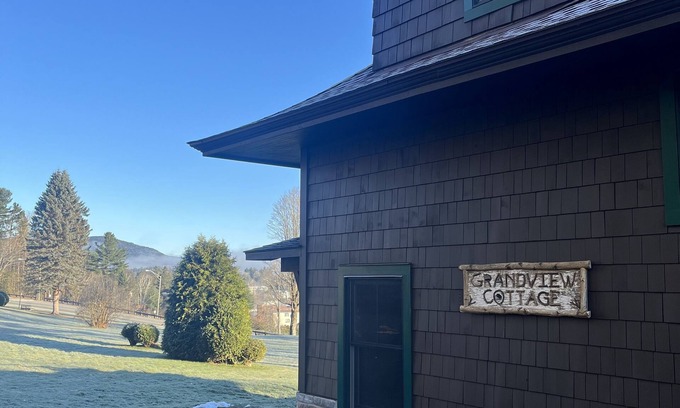 Lake Placid House | Grand View Cottage 3 Bedroom