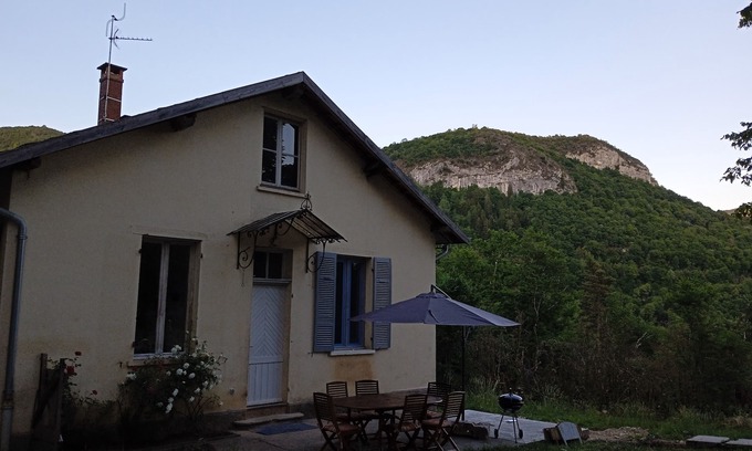 Lavans-les-Saint-Claude House | Grande Maison au Clame et en Pleine Nature, vue Imprenable!