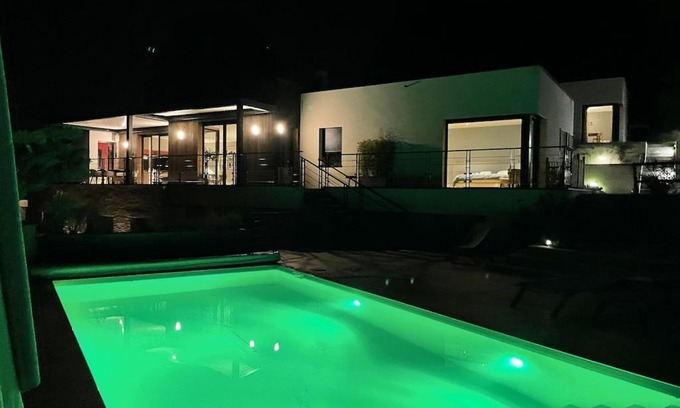 Notre-Dame-de-Sanilhac Villa | Grande villa de luxe