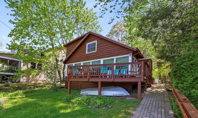 Lenox Dale House | Grandma's Cottage on The Bowl