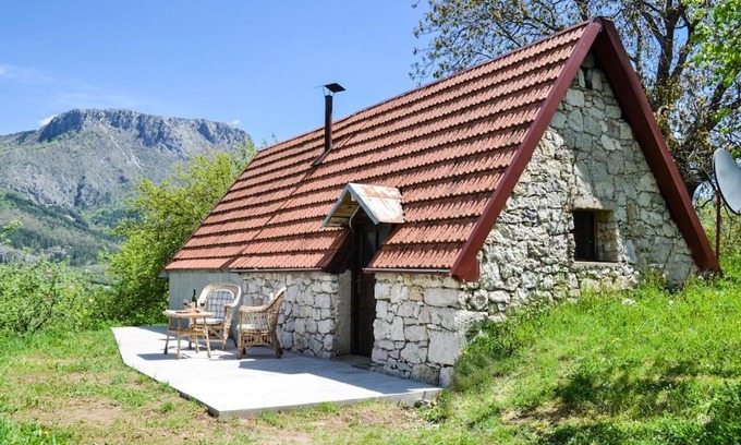Pricelje Ski Chalet | Grandma's Hut