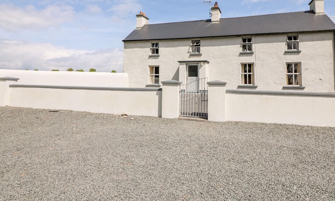 Fethard on Sea Cottage | GRANGE FARMHOUSE, pet friendly in Fethard-On-Sea, County Wexford