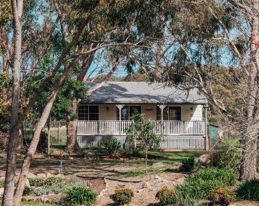 Thorndale Bed & Breakfast | Granite Gardens Cottages & Lake Retreat