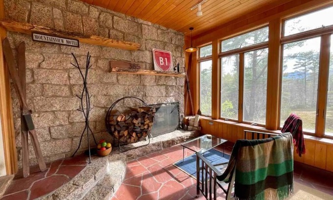 North Conway House | Granite House - Hot Tub, Hammock Alley, Slack Line