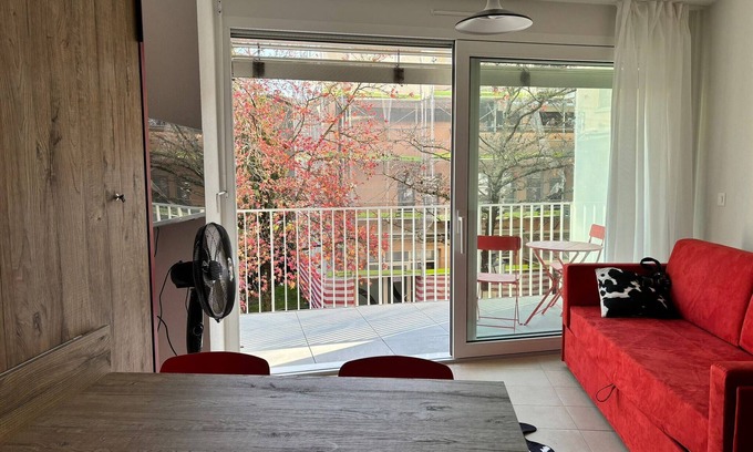 Pully Apartment | Grape Place with washing machine