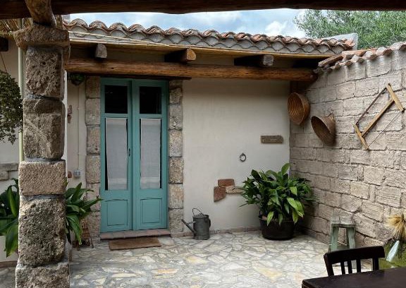 Oristano House | Graziosa stanza campidanese Su terzu