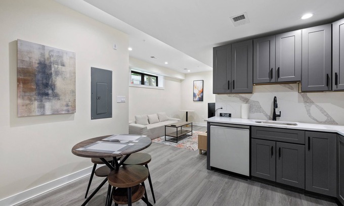 Columbia Heights Apartment | Great 2BR New Apartment near Metro