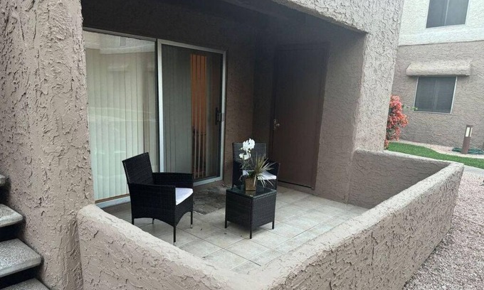 Paradise Valley Village Apartment | Great condo fitting 5, clean and close to paradise village mall
