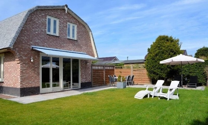 Municipality of Noordwijk Apartment | Great cozy holiday home next to the dunes, the beach and the sea!
