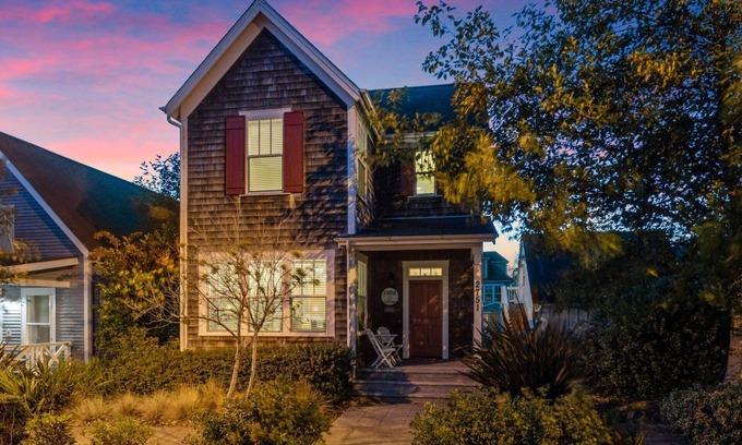 Nelscott House | Great Deals on Summer Stays!