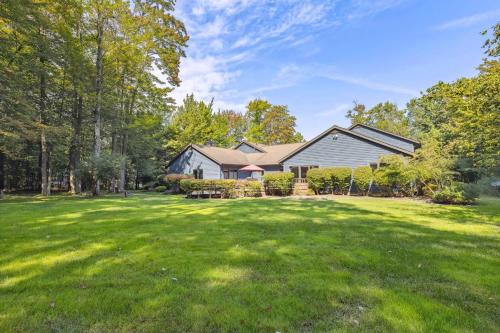 Painesville House | Great Group Getaway: Games Galore + Outdoor Oasis