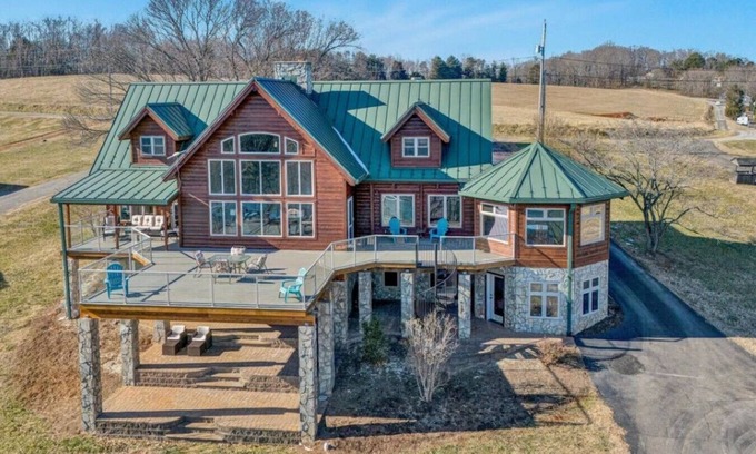 Goodview House | Great Lake Escape - Sleeps 6 -Allows 1 dog
