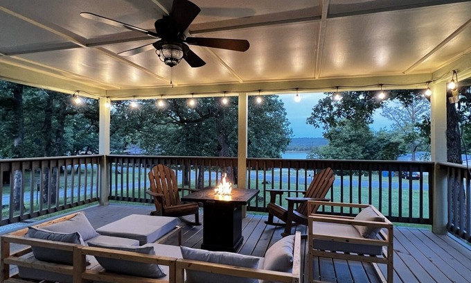 Canadian House | Great Lake View - Neighborhood Boat Access - Great yard!