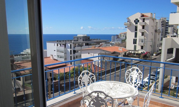 Sao Martinho Apartment | Great Lido location, 1 bedroom apartment with fantastic seaviews !