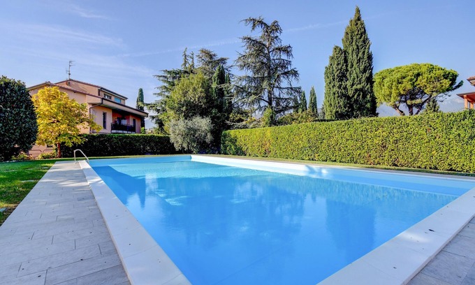 Portese Apartment | Great Location with Charming Patio - Prato Verde - Girasole