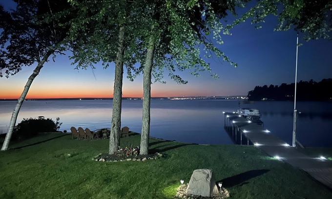 Callander Cottage | Great location and cozy cottage. Ice fishing. Walk in water entrance. Weed free