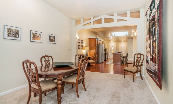 Northville Condo | Great loft in the heart of downtown Northville