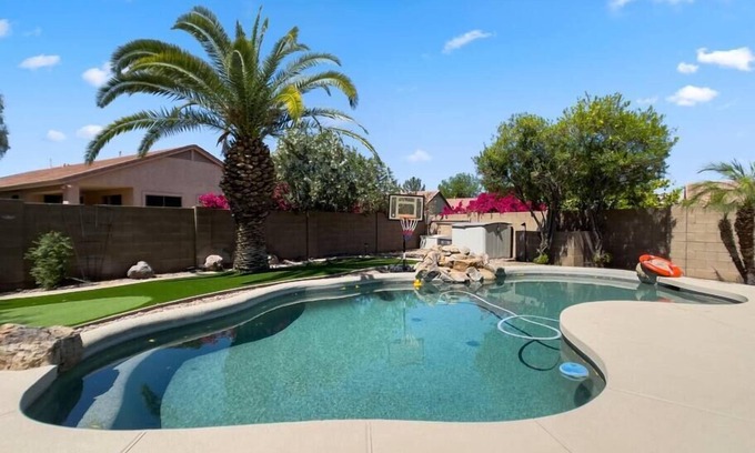 Western Skies House | Great! Luxury Home 3bdr Private Pool Putting Green