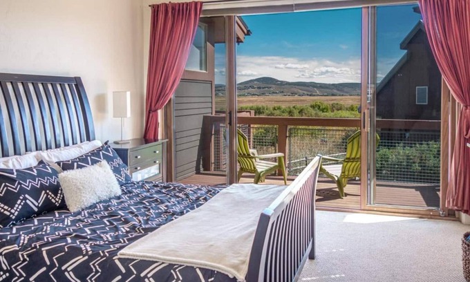 Kimball Junction House | Great Rates, Hot Tub, Tranquil Views & Location