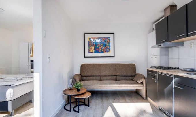 Apeldoorn Zuid Apartment | Great Studio Apartment/Outside Jacuzzi