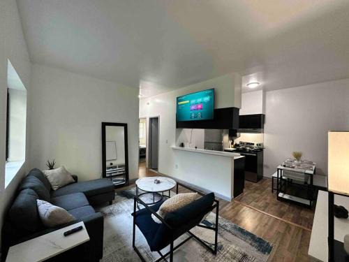 Rotterdam Apartment | GREAT VALUE Stylish Queen Beds WD Free Park