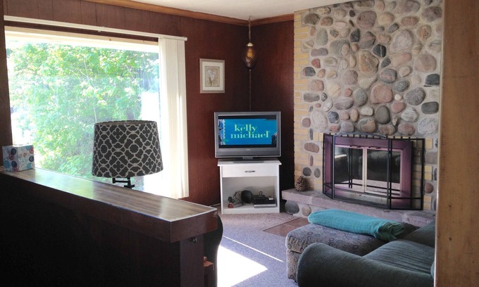 Upper Peninsula Michigan Cabin | Great view of Lake Superior! New campground opening near cabin in 2025.