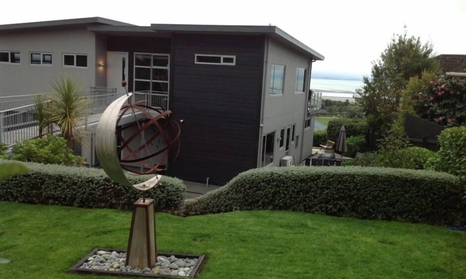 Tahunanui Apartment | Great Views Tasman Bay