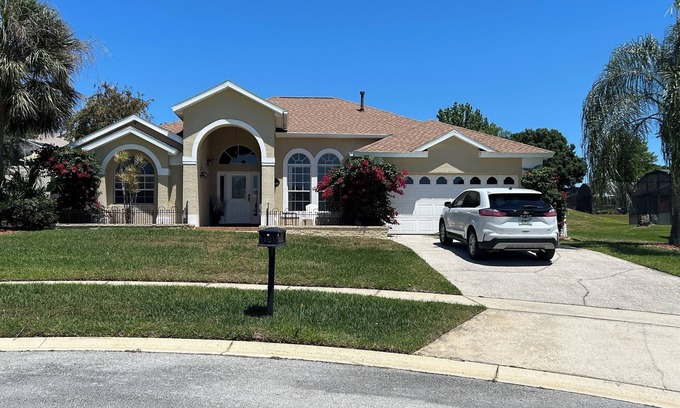 Greater Groves Villa | Greater Groves Villa. 4 bedroom, 3 bathroom villa “exceptional”, US27/US192 area