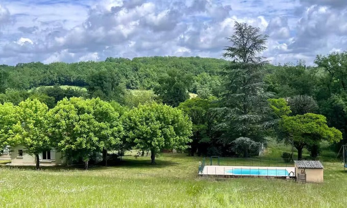 Pomport House | Green cocoon with private swimming pool