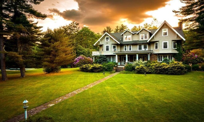 Cresco House | Green Gables Estate -Retreat & Events (sleeps 34)