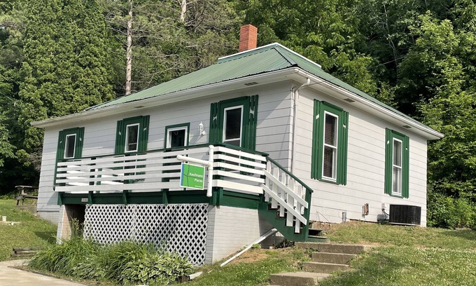 Glen Haven House | Green House of Glen Haven