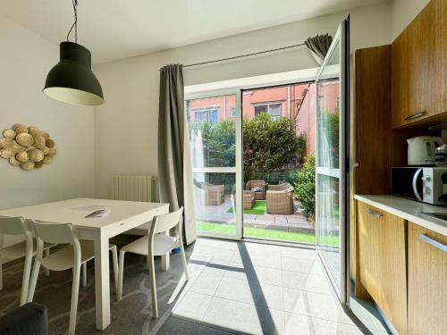 Foppette Apartment | Green oasis in the city- Private Garden
