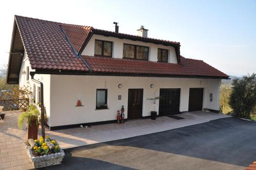 Obcina Brezovica House | Green Point