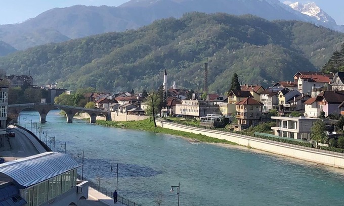 Konjic Apartment | Green River