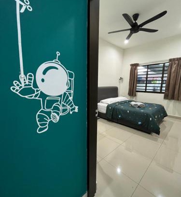 Taman Desa Kenchana House | Green Space Homestay Cozy Family(8-12pax)